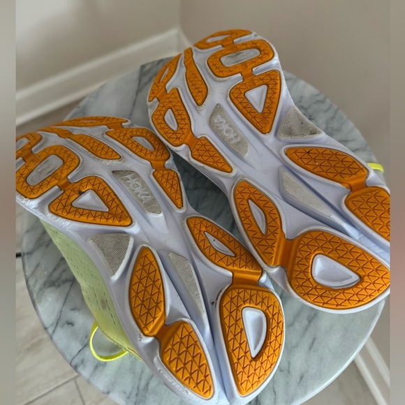 Hoka Bondi 8 Men’s Size 7D Butterfly Evening Primrose F27222E - Picture 9 of 9